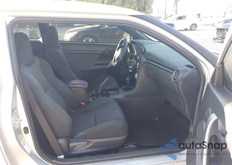 2011 Scion Tc z USA, uszkodzony, nr VIN JTKJF5C77B3009796